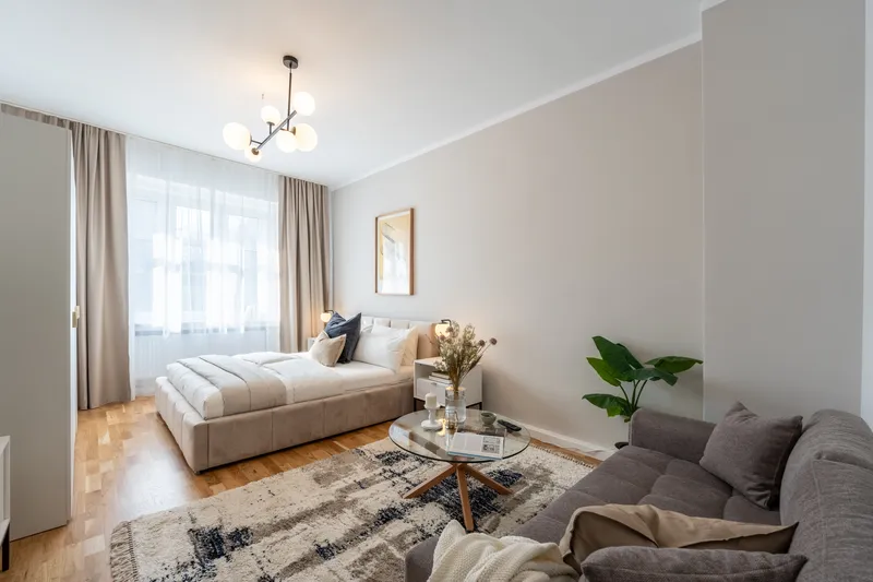 Renovierte 3-Zimmer-Wohnung mit Arbeitsbereich — photo 1